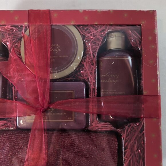 2004 The Body Shop Cranberry Gift Set Shower Gel Body Butter Shimmer Lotion Soap - Picture 2 of 10